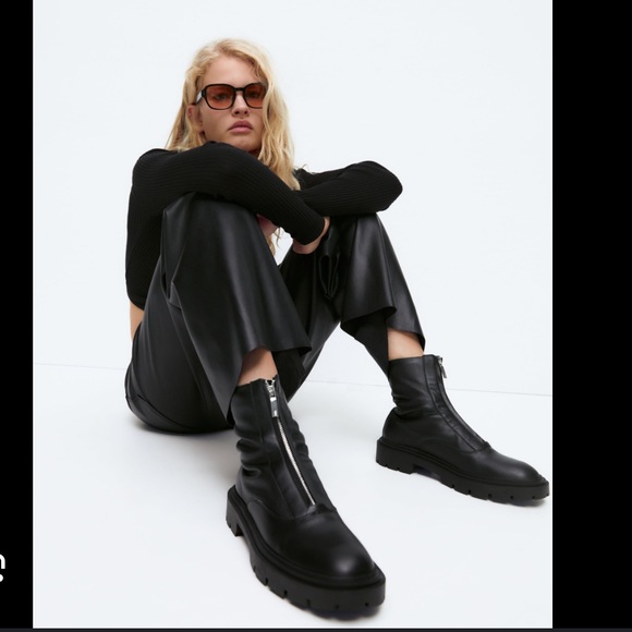 Zara Shoes - Zara zippered leather ankle boots